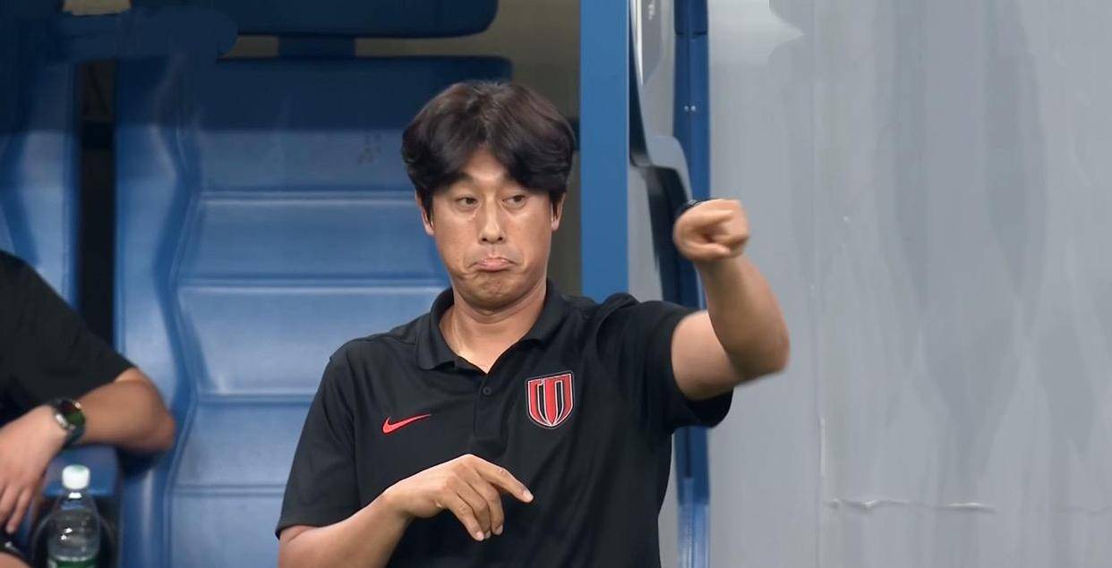 包含亚冠赛程吃紧，瓦伦西亚今夜复出首秀，压力陡增，数据趋势出现新变化的词条