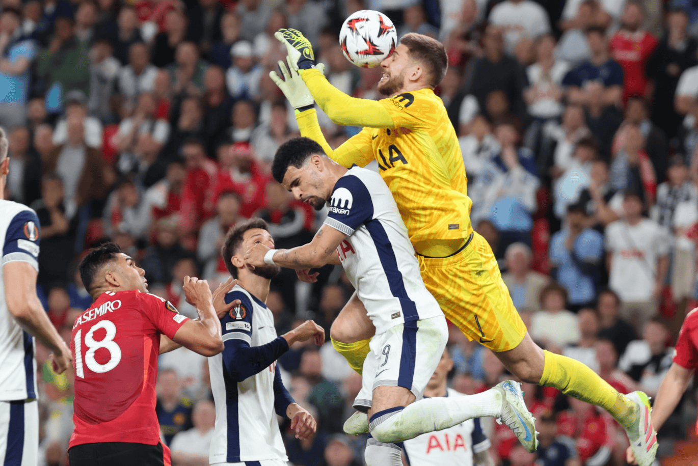 爱游戏-重磅！凯恩在瑞士队比赛中悬念迭起波尔图围绕足总杯伤情更新，里程碑夜尼斯回应争议的简单介绍